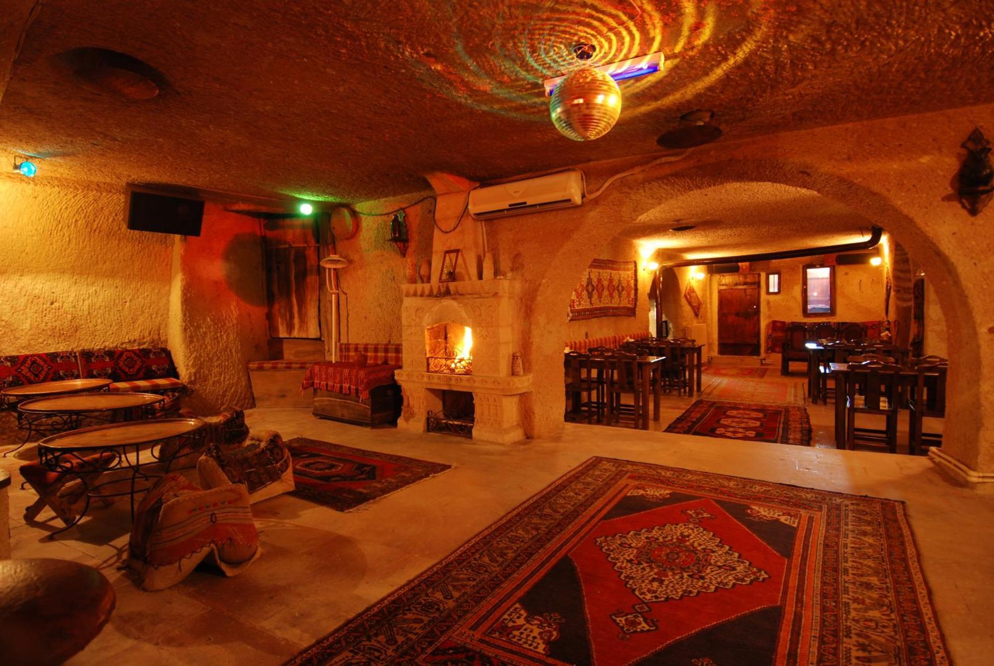 Melis Cave Hotel อูร์กุบ ภายนอก รูปภาพ